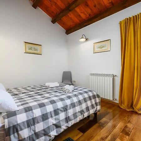 ヴィラ Elaya Brecevici