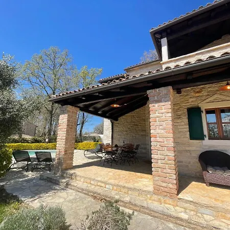 Elaya Villa Brecevici