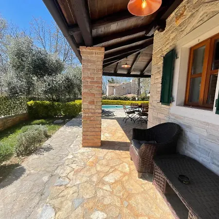 Villa Elaya *