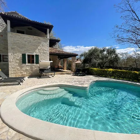 Villa Elaya *