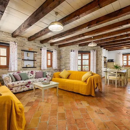 Villa Elaya Brecevici