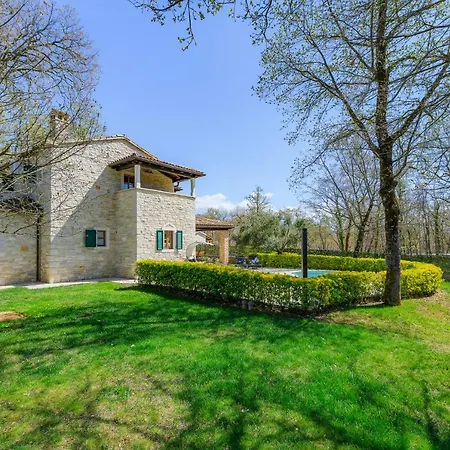 Elaya Villa
